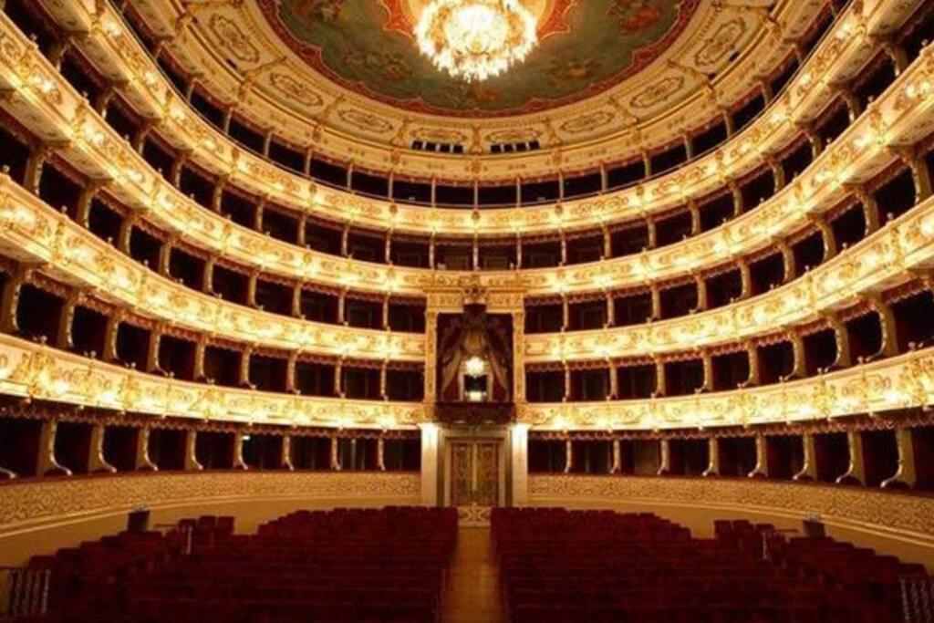 Delizioso Appartamento Cosy Ristrutturato بارما المظهر الخارجي الصورة